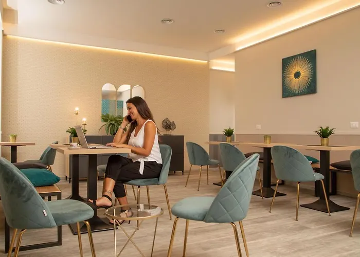 Sophie Terrace Otel 3*